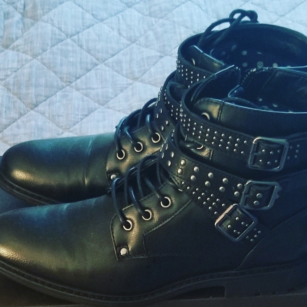 Mens boots